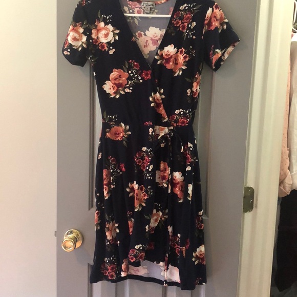 Bundle of women Dresses - Picture 8 of 13